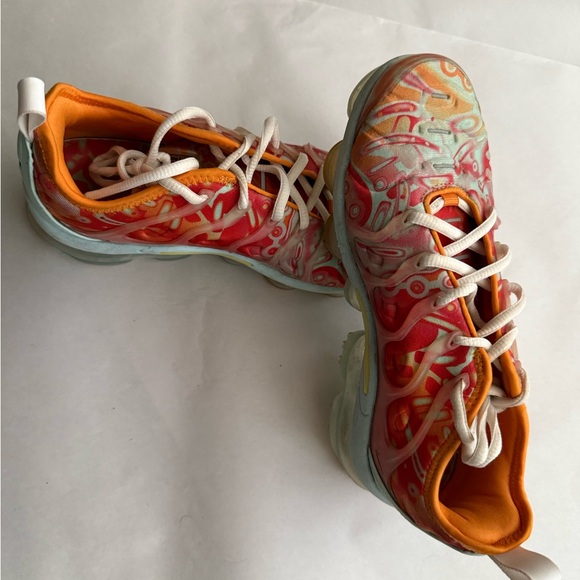 Vibrant Multicolor Women’s Nike Vapor Max Sneakers - Picture 1 of 3